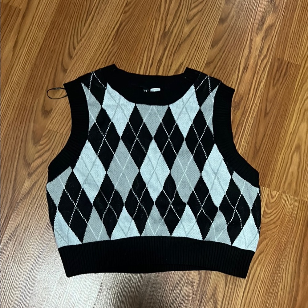 H&M argyle sweater vest size m
